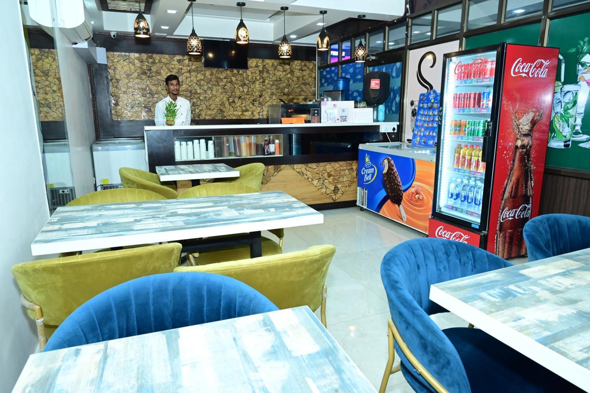 Hotel Sgt Plaza Varanasi Luaran gambar