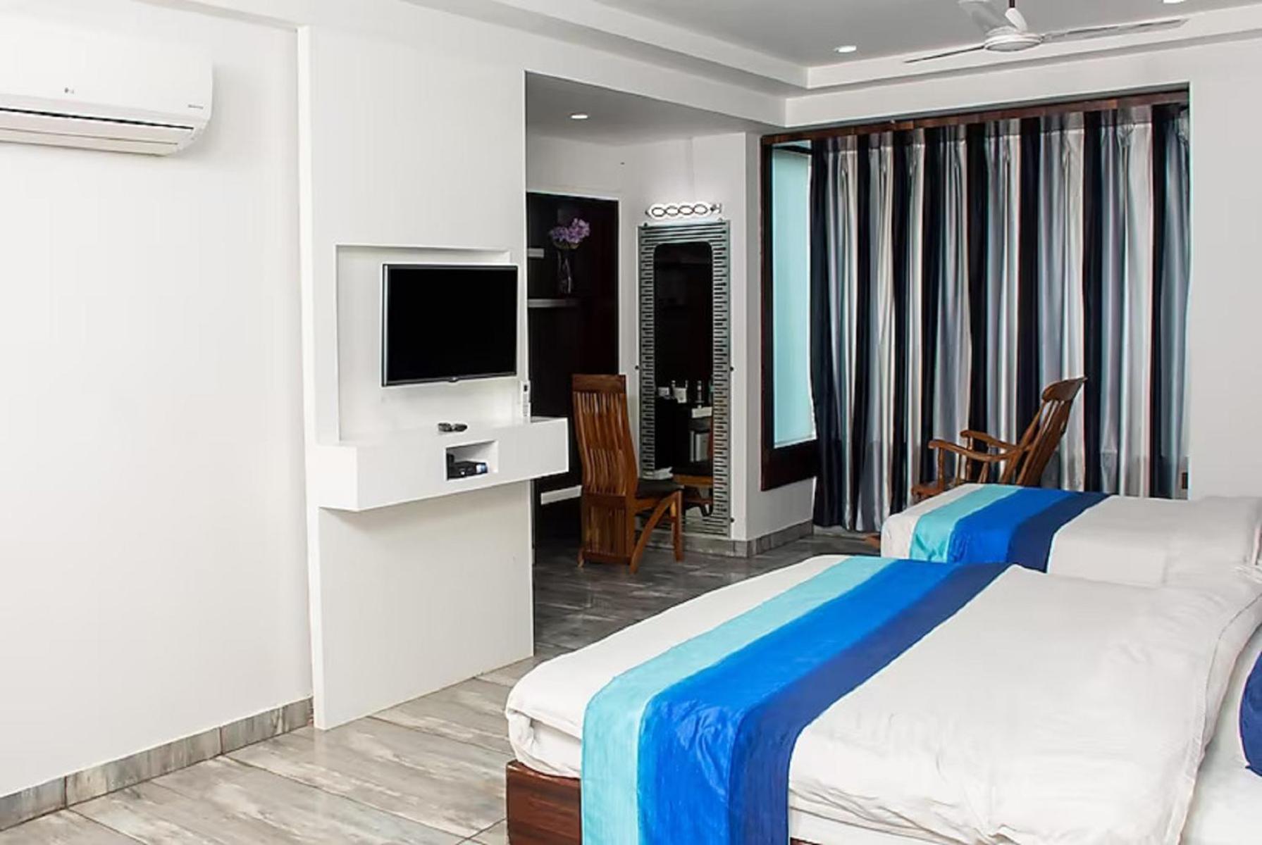 Hotel Sgt Plaza Varanasi Luaran gambar