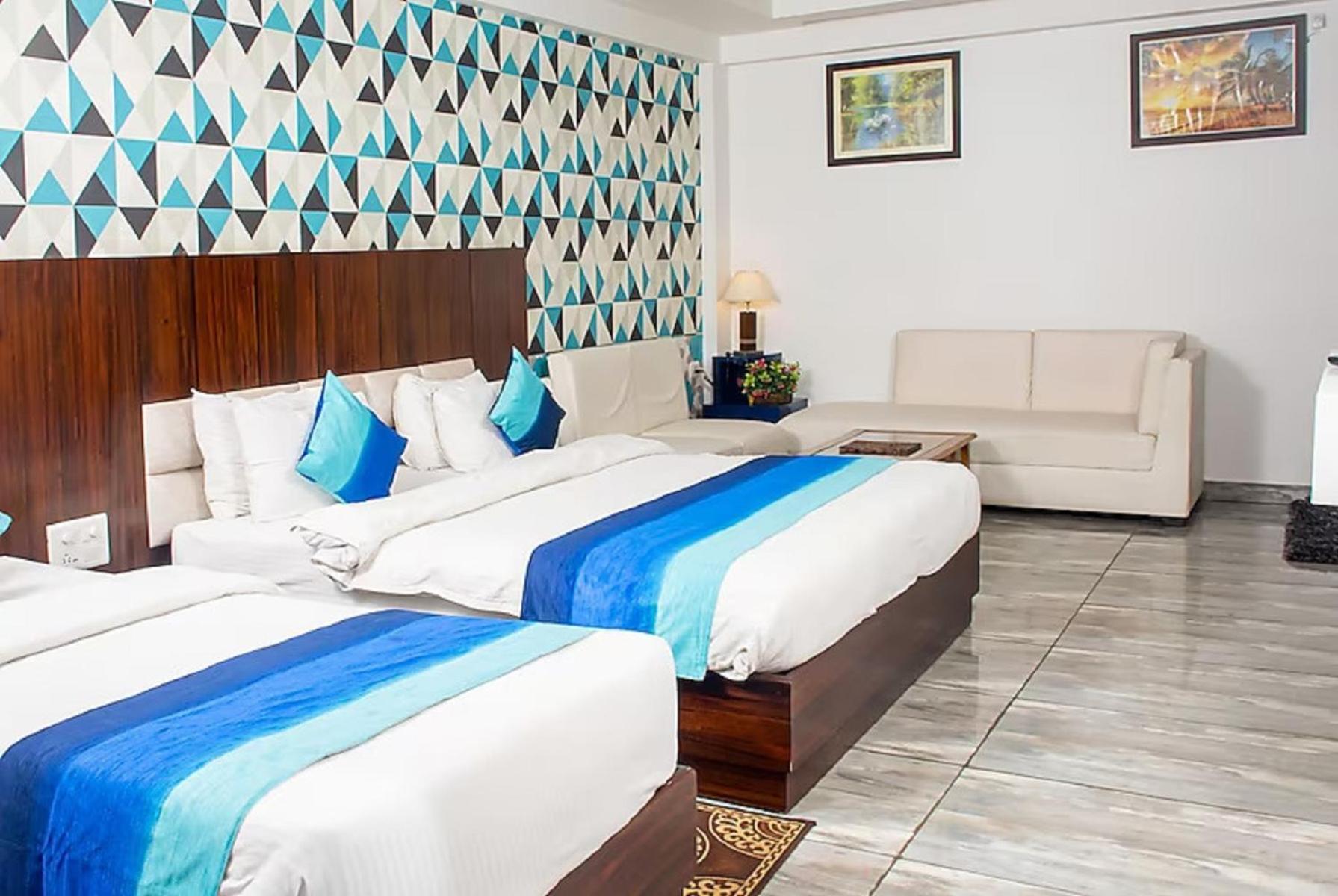Hotel Sgt Plaza Varanasi Luaran gambar