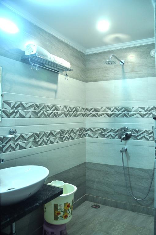 Hotel Sgt Plaza Varanasi Luaran gambar