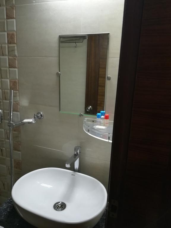 Hotel Sgt Plaza Varanasi Luaran gambar