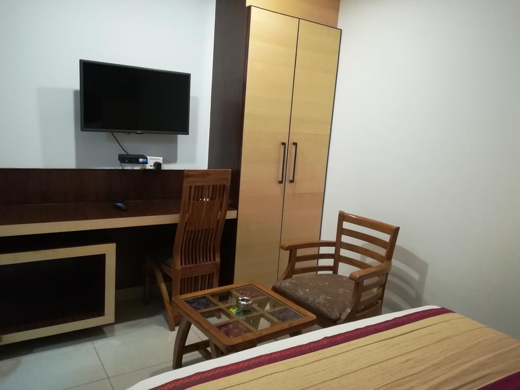 Hotel Sgt Plaza Varanasi Luaran gambar